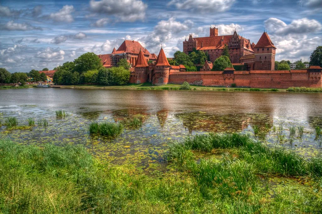 Le château de Malbork, le plus grand château de brique du monde Le chateau de Malbork marienbourg le plus grand chateau de brique du monde 13 Le-chateau-de-Malbork-marienbourg-le-plus-grand-chateau-de-brique-du-monde-13