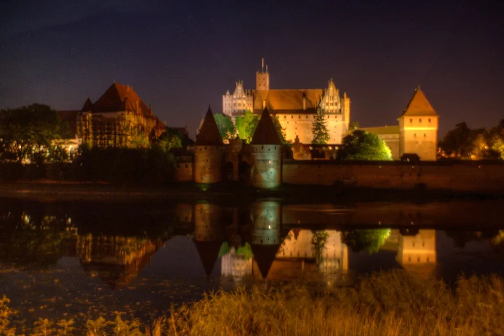 Le château de Malbork, le plus grand château de brique du monde Le chateau de Malbork marienbourg le plus grand chateau de brique du monde 14 Le-chateau-de-Malbork-marienbourg-le-plus-grand-chateau-de-brique-du-monde-14