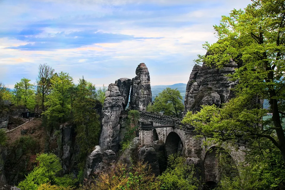 Le magnifique pont de Bastei Le magnifique pont de Bastei bastion dresde elbe suisse saxonne allemagne 3 Le-magnifique-pont-de-Bastei-bastion-dresde-elbe-suisse-saxonne-allemagne-3