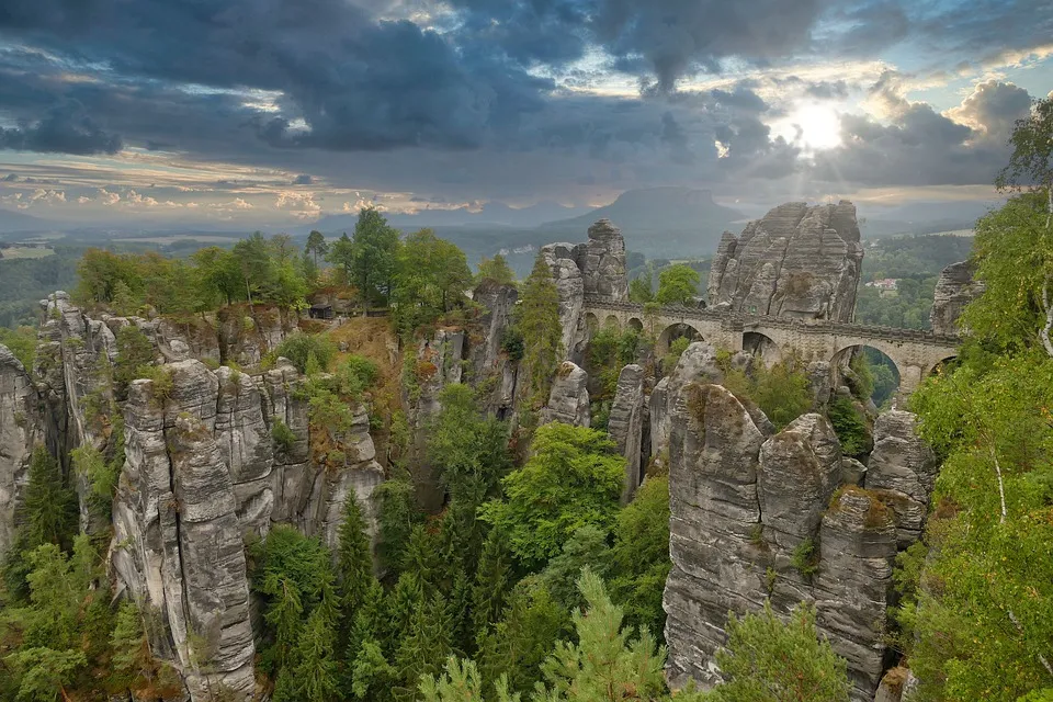 Le magnifique pont de Bastei Le magnifique pont de Bastei bastion dresde elbe suisse saxonne allemagne 5 Le-magnifique-pont-de-Bastei-bastion-dresde-elbe-suisse-saxonne-allemagne-5