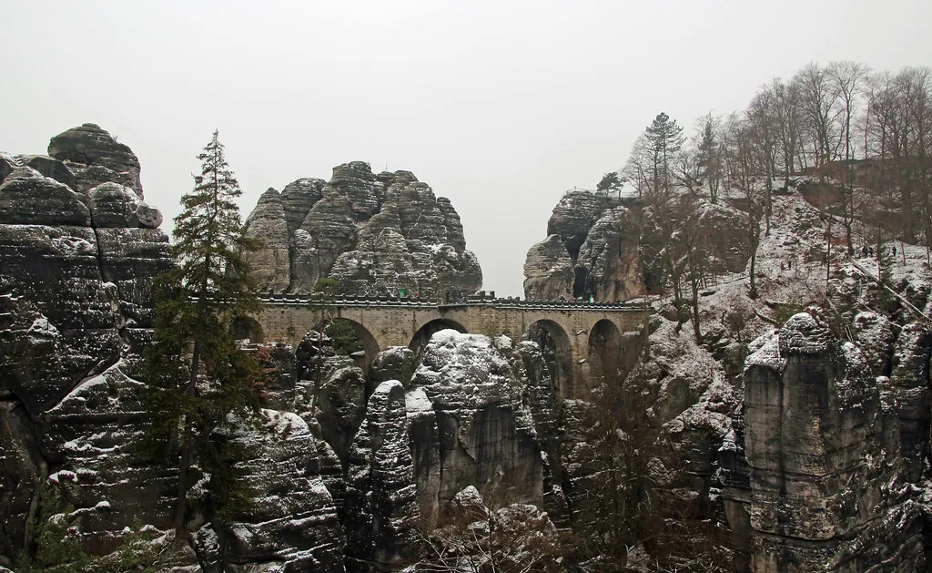 Le magnifique pont de Bastei Le magnifique pont de Bastei bastion dresde elbe suisse saxonne allemagne 8 Le-magnifique-pont-de-Bastei-bastion-dresde-elbe-suisse-saxonne-allemagne-8