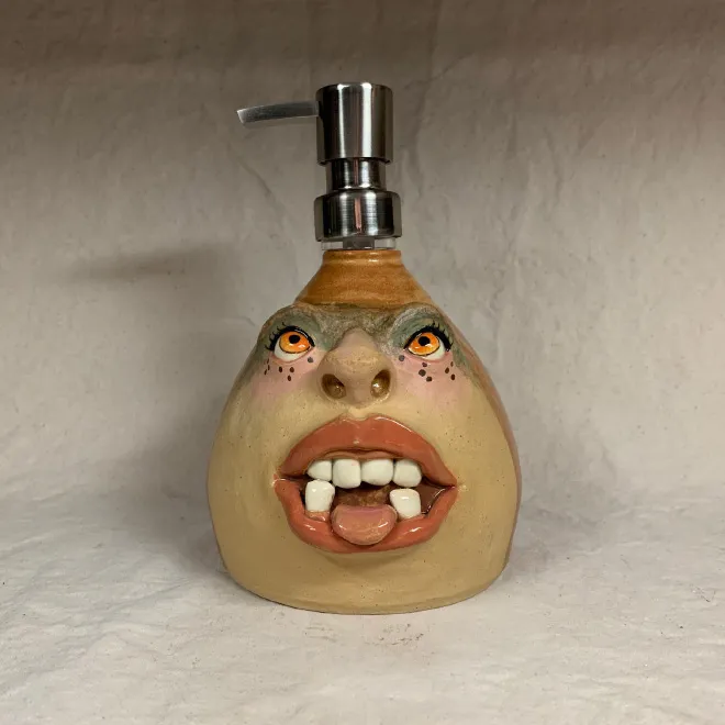 Les poteries monstrueuses de Lucky Stradley Les poteries monstrueuses de Lucky Stradley horreur 18 Les-poteries-monstrueuses-de-Lucky-Stradley-horreur