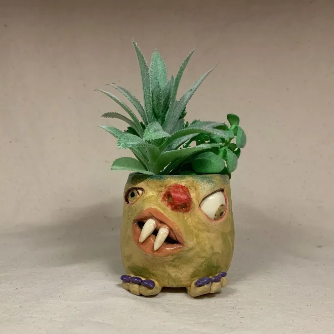 Les poteries monstrueuses de Lucky Stradley Les poteries monstrueuses de Lucky Stradley horreur 19 Les-poteries-monstrueuses-de-Lucky-Stradley-horreur