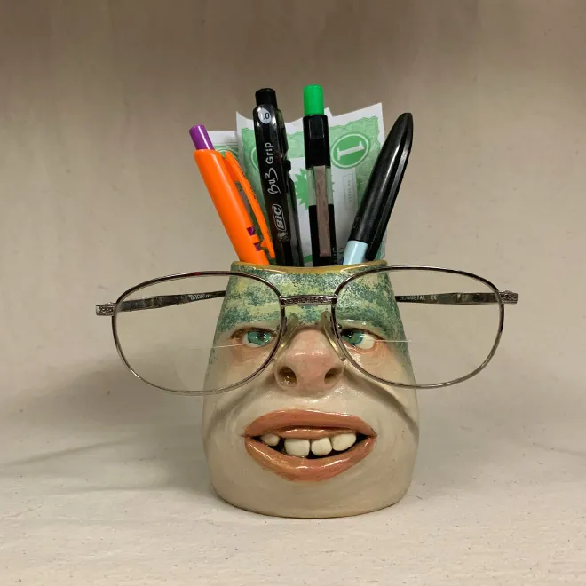 Les poteries monstrueuses de Lucky Stradley Les poteries monstrueuses de Lucky Stradley horreur 8 Les-poteries-monstrueuses-de-Lucky-Stradley-horreur