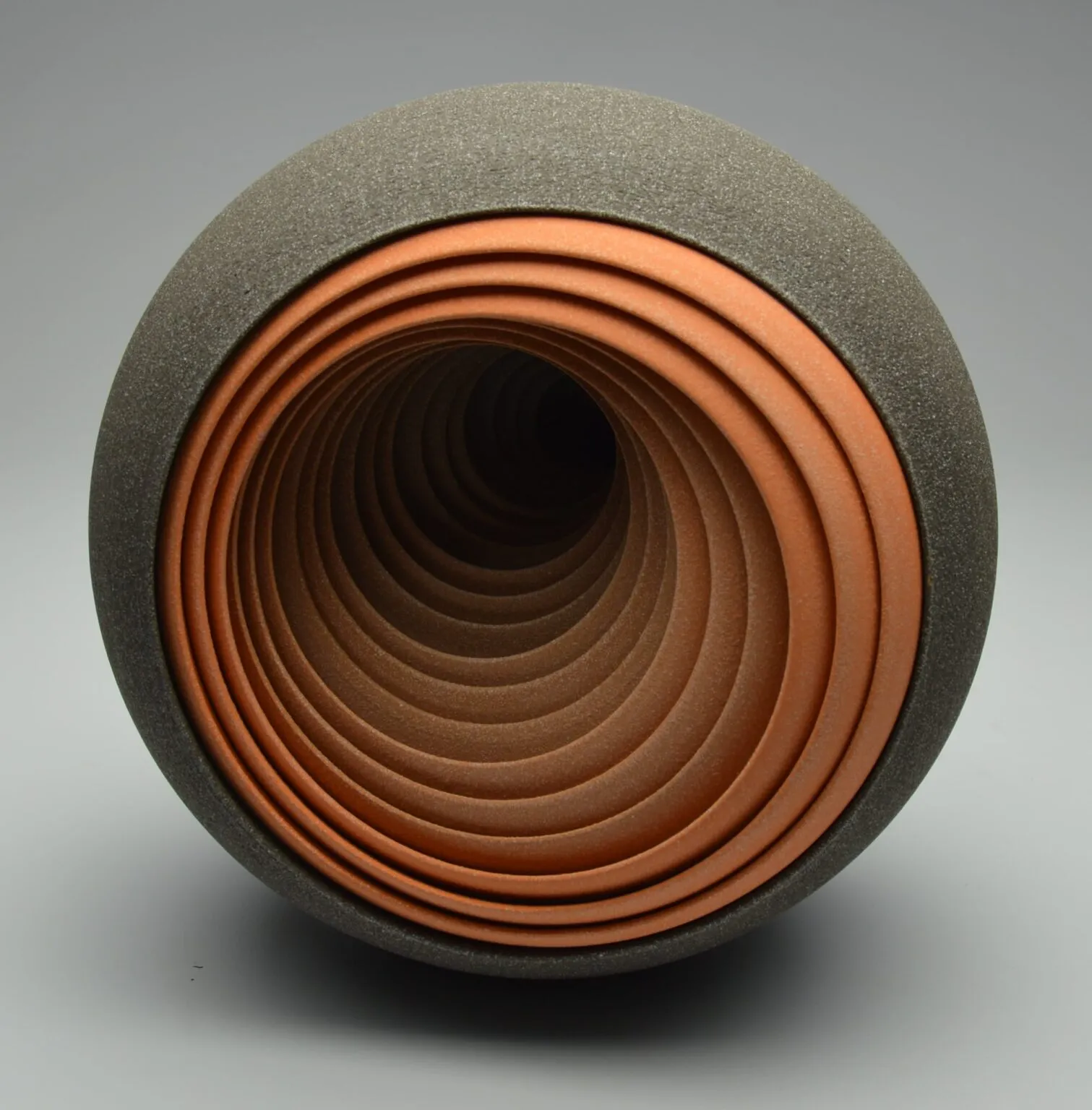 Les pots concentriques hypnotisants de Matthew Chambers Les pots concentriques hypnotisants de Matthew Chambers 6 Les pots concentriques hypnotisants de Matthew Chambers 6