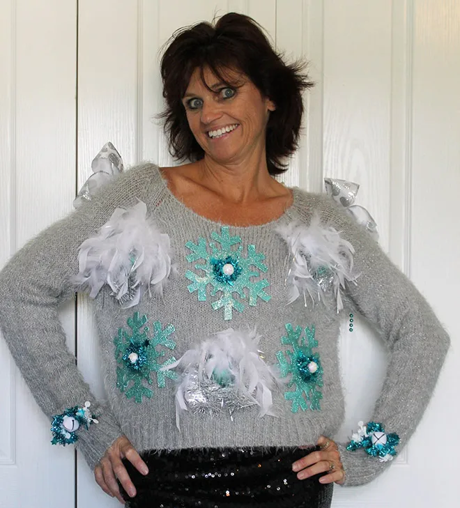 Les très moches pulls de noël de Deb Les tres moches pulls de noel de Deb 4 Les-tres-moches-pulls-de-noel-de-Deb