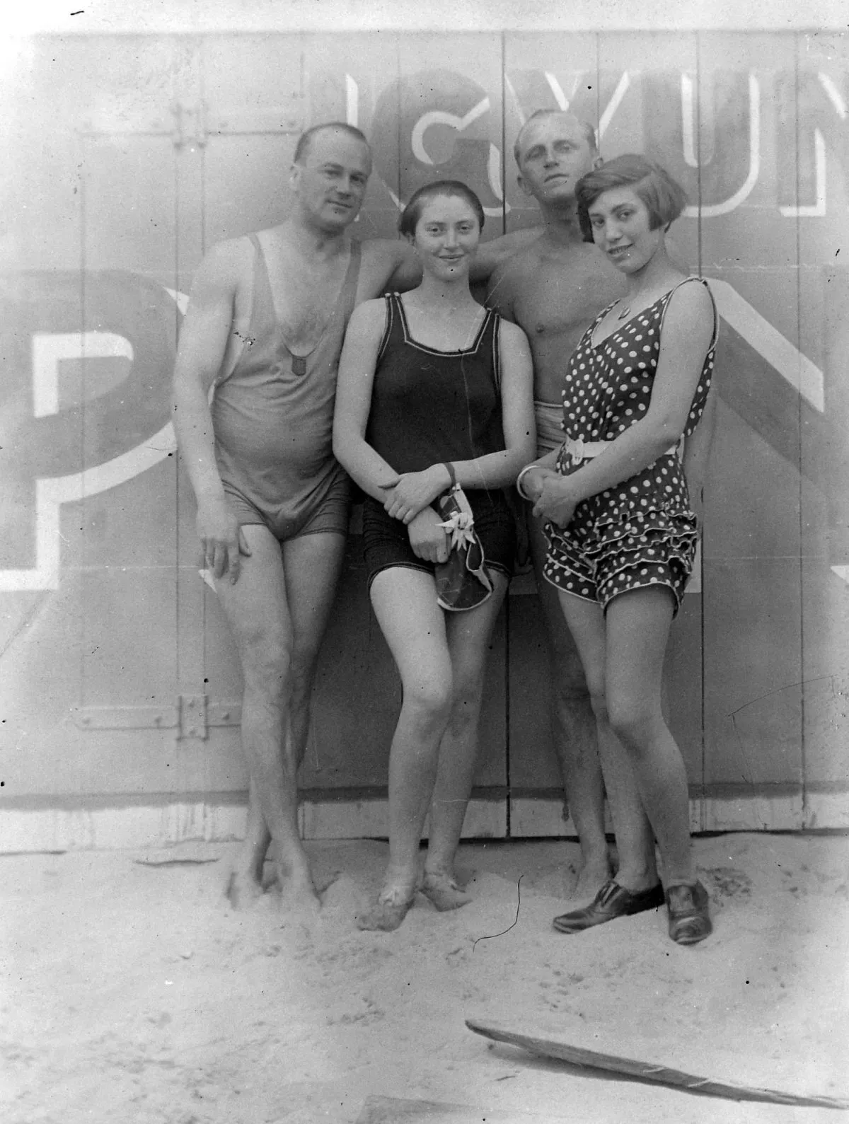 Quelques clichés vintage de la vie en Hongrie en 1920 Quelques cliches vintage de la vie en Hongrie en 1920 8 nageurs Quelques-cliches-vintage-de-la-vie-en-Hongrie-en-1920-8-nageurs