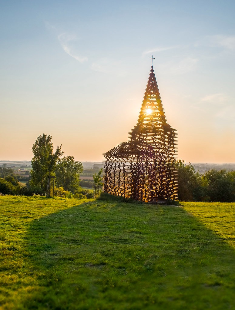 Reading Between the Lines - l' église semi-transparente de Looz Reading Between the Lines l eglise semi transparente de Looz belgique 1 Reading-Between-the-Lines-l-eglise-semi-transparente-de-Looz-belgique-Borgloon-1
