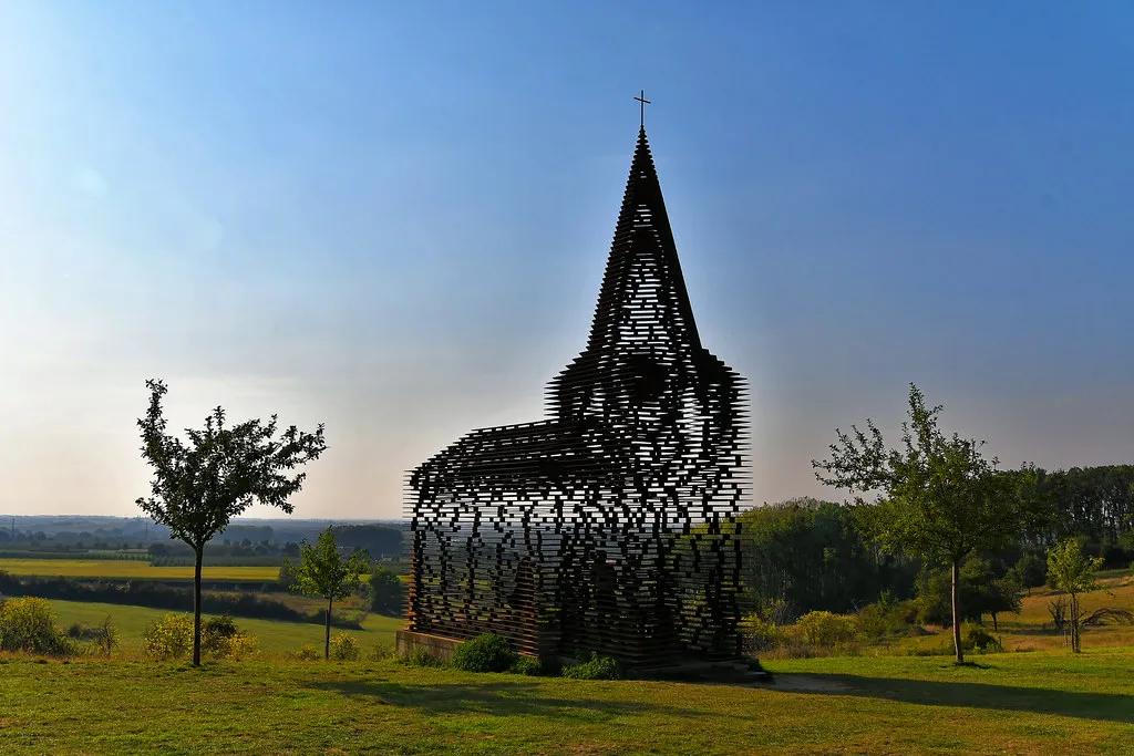Reading Between the Lines - l' église semi-transparente de Looz Reading Between the Lines l eglise semi transparente de Looz borgloon belgique 3 Reading-Between-the-Lines-l-eglise-semi-transparente-de-Looz-borgloon-belgique-3
