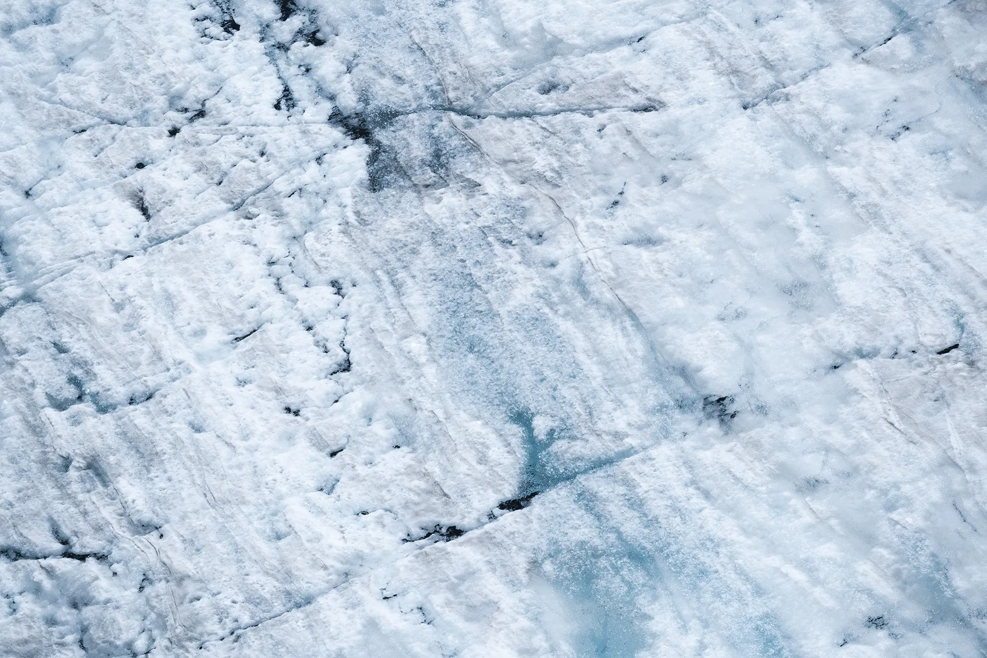 The blue lagoon - le lac du glacier Chüebodengletscher The blue lagoon le lac du glacier Chuebodengletscher roland kramer suisse 8 The-blue-lagoon-le-lac-du-glacier-Chuebodengletscher-roland-kramer-suisse