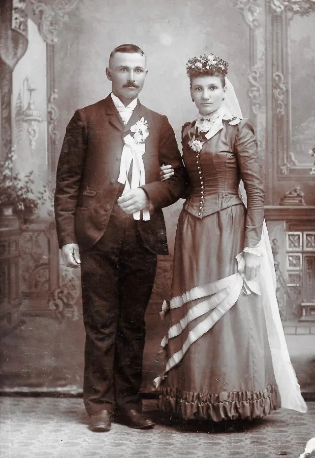 35 couples lors de leur mariage à l'époque victorienne 35 couples lors de leur mariage l epoque victorienne 19eme siecle 32 35-couples-lors-de-leur-mariage-l-epoque-victorienne-19eme-siecle