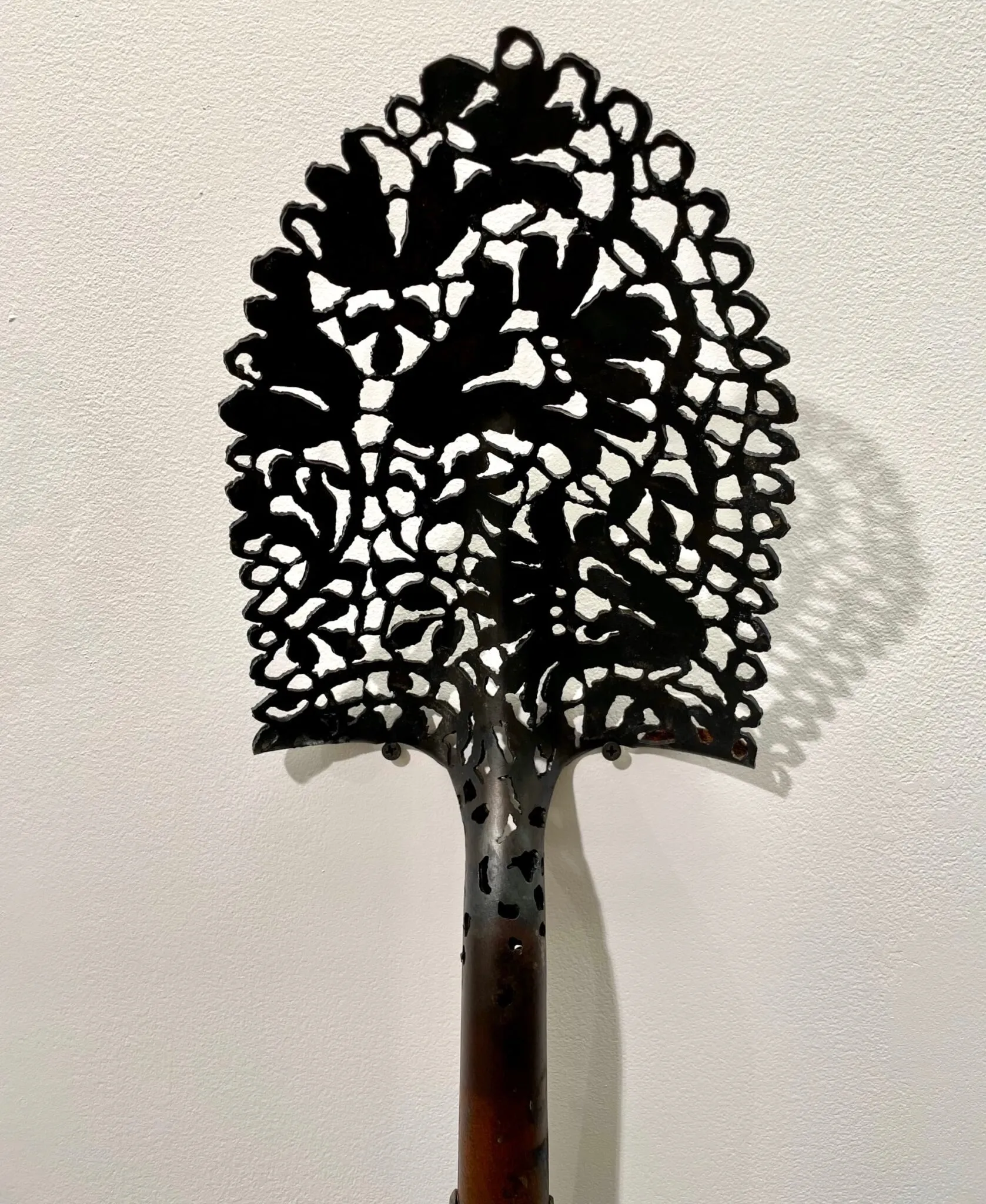 De vieux objets métalliques transformés en dentelle par découpe au plasma De vieux objets metalliques transformes en dentelle par decoupe au plasma 4 De-vieux-objets-metalliques-transformes-en-dentelle-par-decoupe-au-plasma