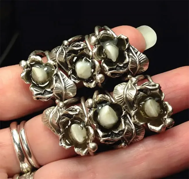 Des bijoux en dents humaines Des bijoux en dents humaines pendentif collier bague couble oreille bracelet dent 13 Des-bijoux-en-dents-humaines-pendentif-collier-bague-couble-oreille-bracelet-dent