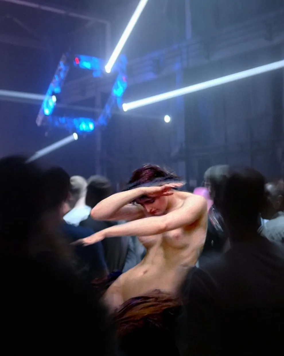 De nouvelles insertions de peintures classiques dans la vie moderne Des nouvelles insertions de peintures classiques dans la vie moderne alexey Kondakov 4 Des-nouvelles-insertions-de-peintures-classiques-dans-la-vie-moderne-alexey-Kondakov