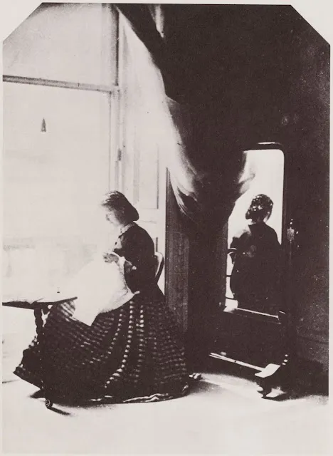 Des portraits de ses filles devant le miroir par Lady Clementina Hawarden au 19ème siècle Des portraits de ses filles devant le miroir par Lady Clementina Hawarden au 19eme siecle 10 Des-portraits-de-ses-filles-devant-le-miroir-par-Lady-Clementina-Hawarden-au-19eme-siecle