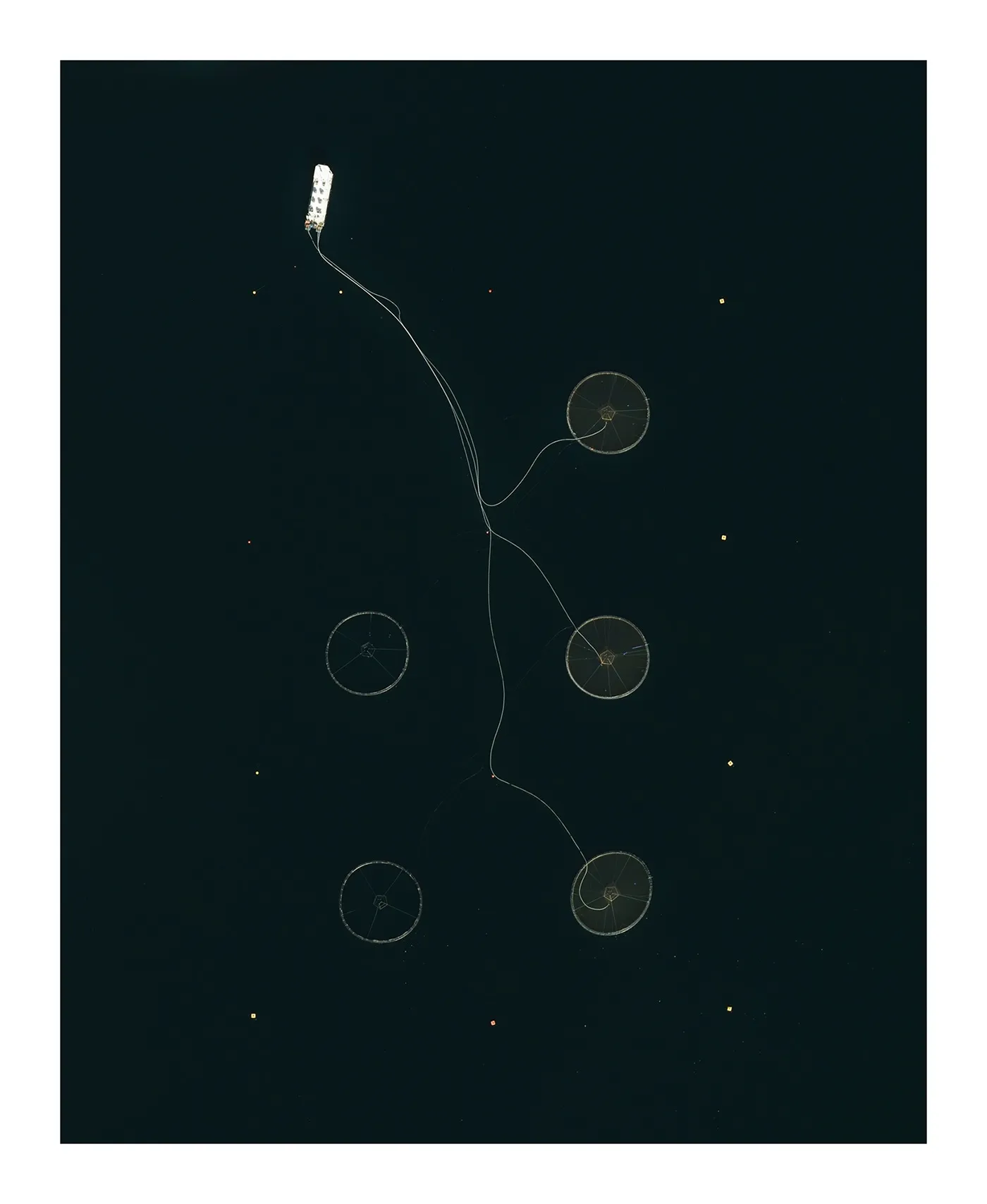 Farming Patterns - la géométrie des fermes de pisciculture Farming Patterns la geometrie des fermes de pisciculture vestland norvege 8 Farming-Patterns-la-geometrie-des-fermes-de-pisciculture-vestland-norvege
