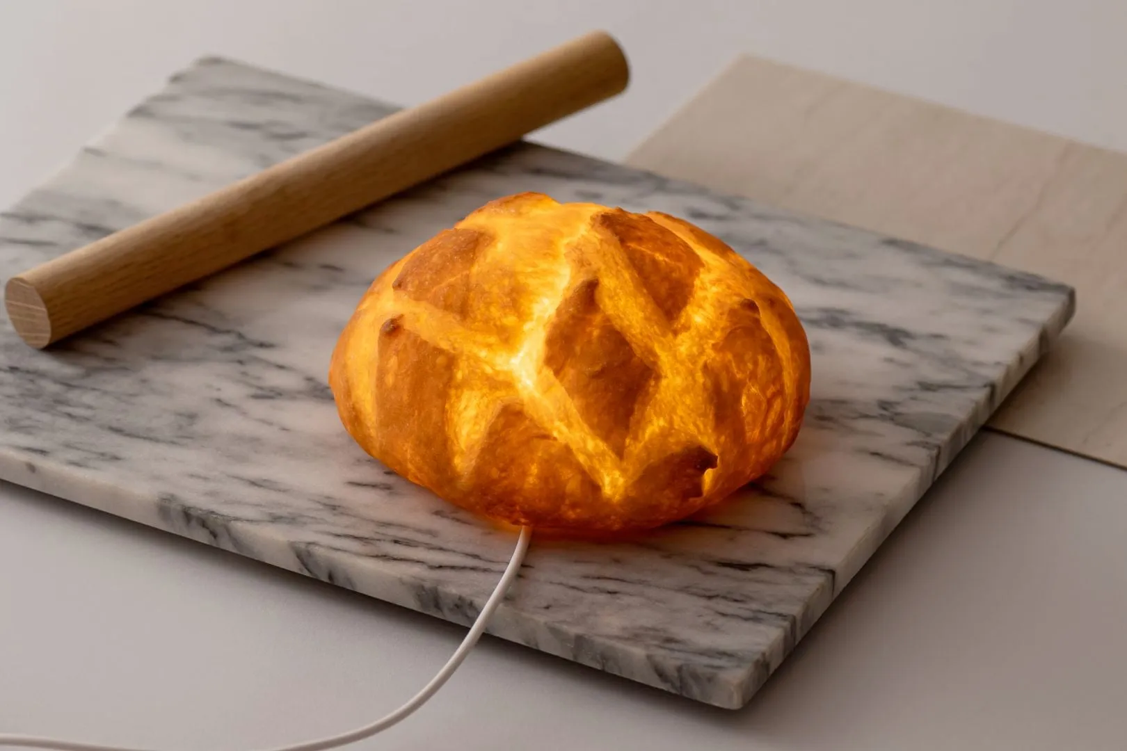 Le recyclage de viennoiseries et de pains en lampes Le recyclage de viennoiseries et de pains en lampes yukiko morita pampshade 6 Le-recyclage-de-viennoiseries-et-de-pains-en-lampes-yukiko-morita-pampshade