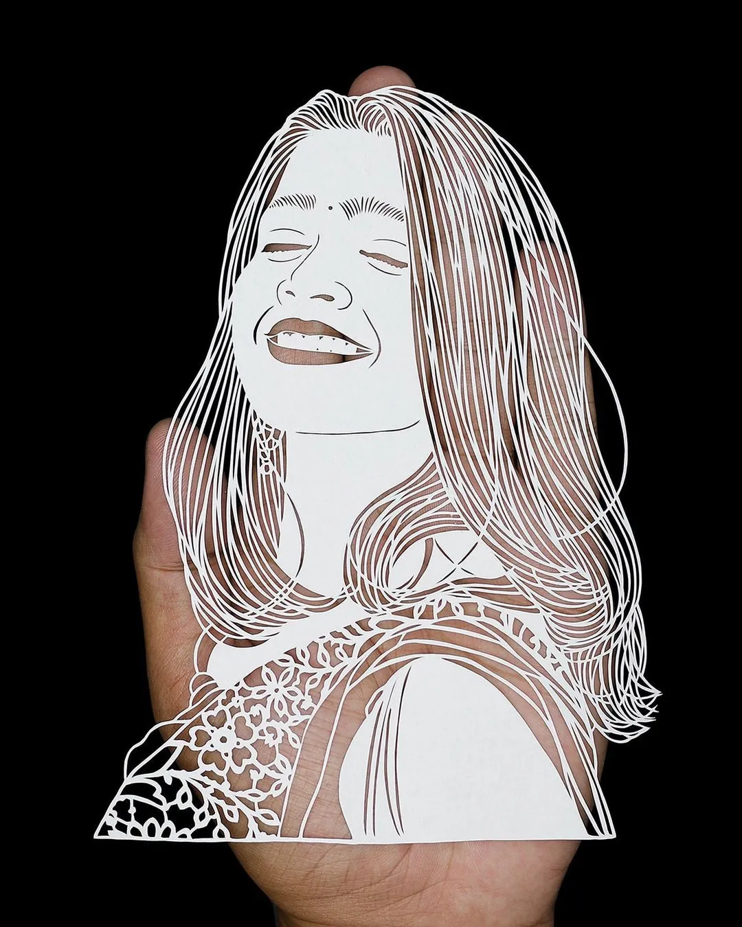 Les délicates sculptures de papier découpé de Parth Kothekar Les delicates sculptures de papier decoupe de Parth Kothekar 44 Les-delicates-sculptures-de-papier-decoupe-de-Parth-Kothekar