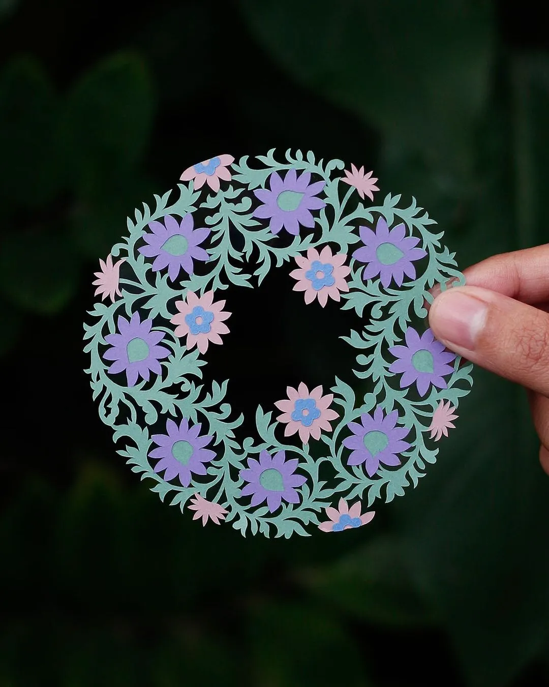 Les délicates sculptures de papier découpé de Parth Kothekar Les delicates sculptures de papier decoupe de Parth Kothekar 56 Les-delicates-sculptures-de-papier-decoupe-de-Parth-Kothekar