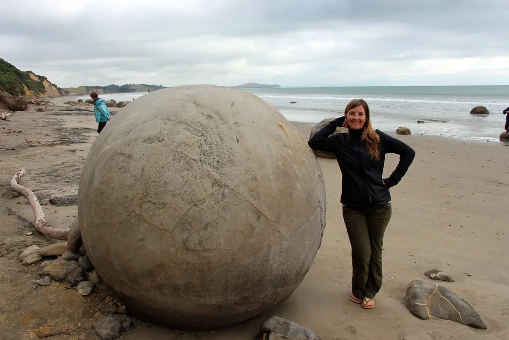 Les étranges boules rocheuses de Moeraki, les Moeraki Boulders Les etranges boules rocheuses de Moeraki les Moeraki Boulders koekohe nouvelle zelande 10 Les-etranges-boules-rocheuses-de-Moeraki-les-Moeraki-Boulders-koekohe-nouvelle-zelande-10
