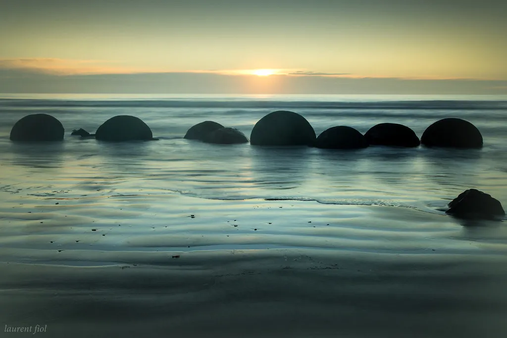 Les étranges boules rocheuses de Moeraki, les Moeraki Boulders Les etranges boules rocheuses de Moeraki les Moeraki Boulders koekohe nouvelle zelande 13 Les-etranges-boules-rocheuses-de-Moeraki-les-Moeraki-Boulders-koekohe-nouvelle-zelande-13