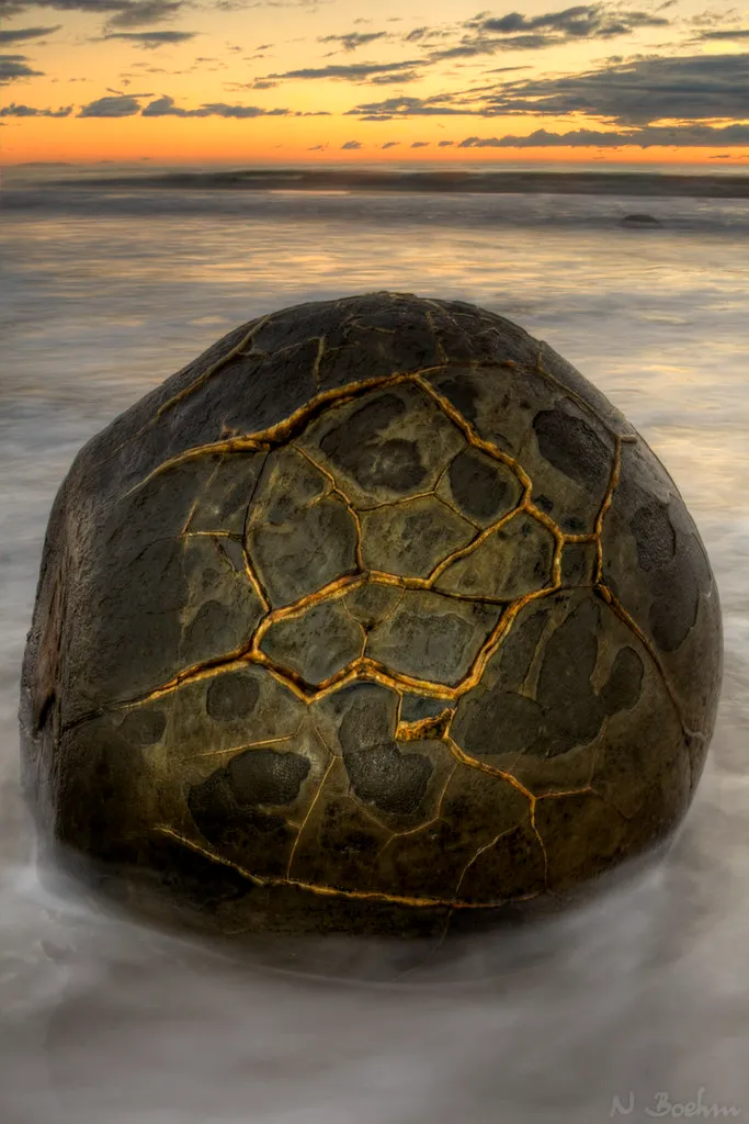 Les étranges boules rocheuses de Moeraki, les Moeraki Boulders Les etranges boules rocheuses de Moeraki les Moeraki Boulders koekohe nouvelle zelande 7 Les-etranges-boules-rocheuses-de-Moeraki-les-Moeraki-Boulders-koekohe-nouvelle-zelande-7