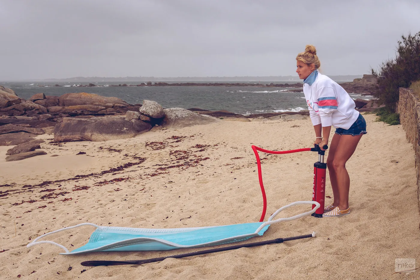 Pandemic Lifestyle - la tendance covid-19 Pandemic Lifestyle la tendance covid 19 mode coronavirus surrealiste 2 matelas gonflable Pandemic-Lifestyle-la-tendance-covid-19-mode-coronavirus-surrealiste-2-matelas-gonflable