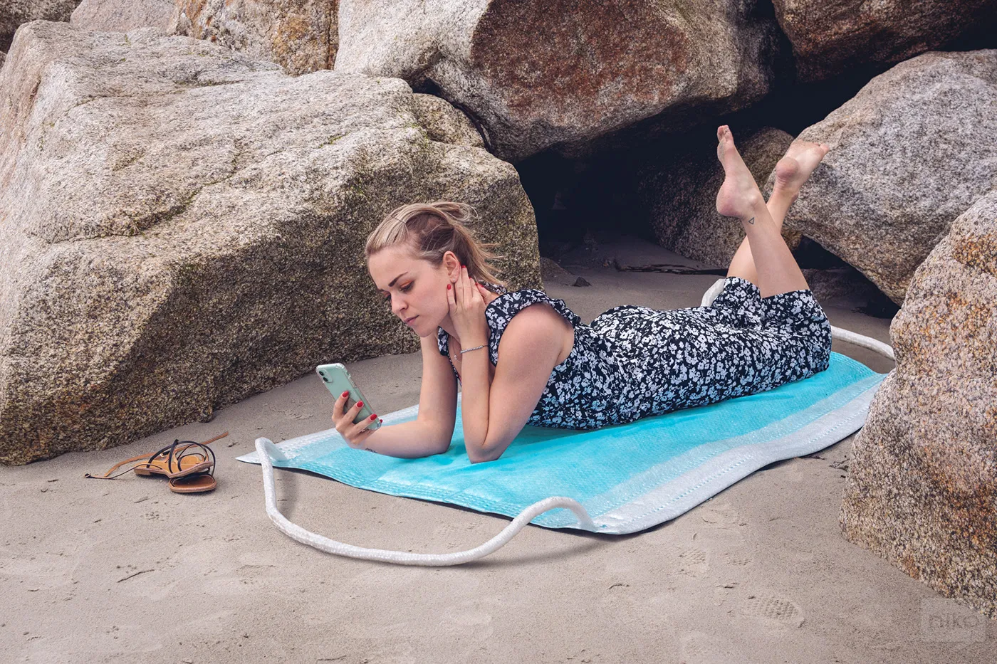 Pandemic Lifestyle - la tendance covid-19 Pandemic Lifestyle la tendance covid 19 mode coronavirus surrealiste 3 serviette de plage Pandemic-Lifestyle-la-tendance-covid-19-mode-coronavirus-surrealiste-3-serviette-de-plage