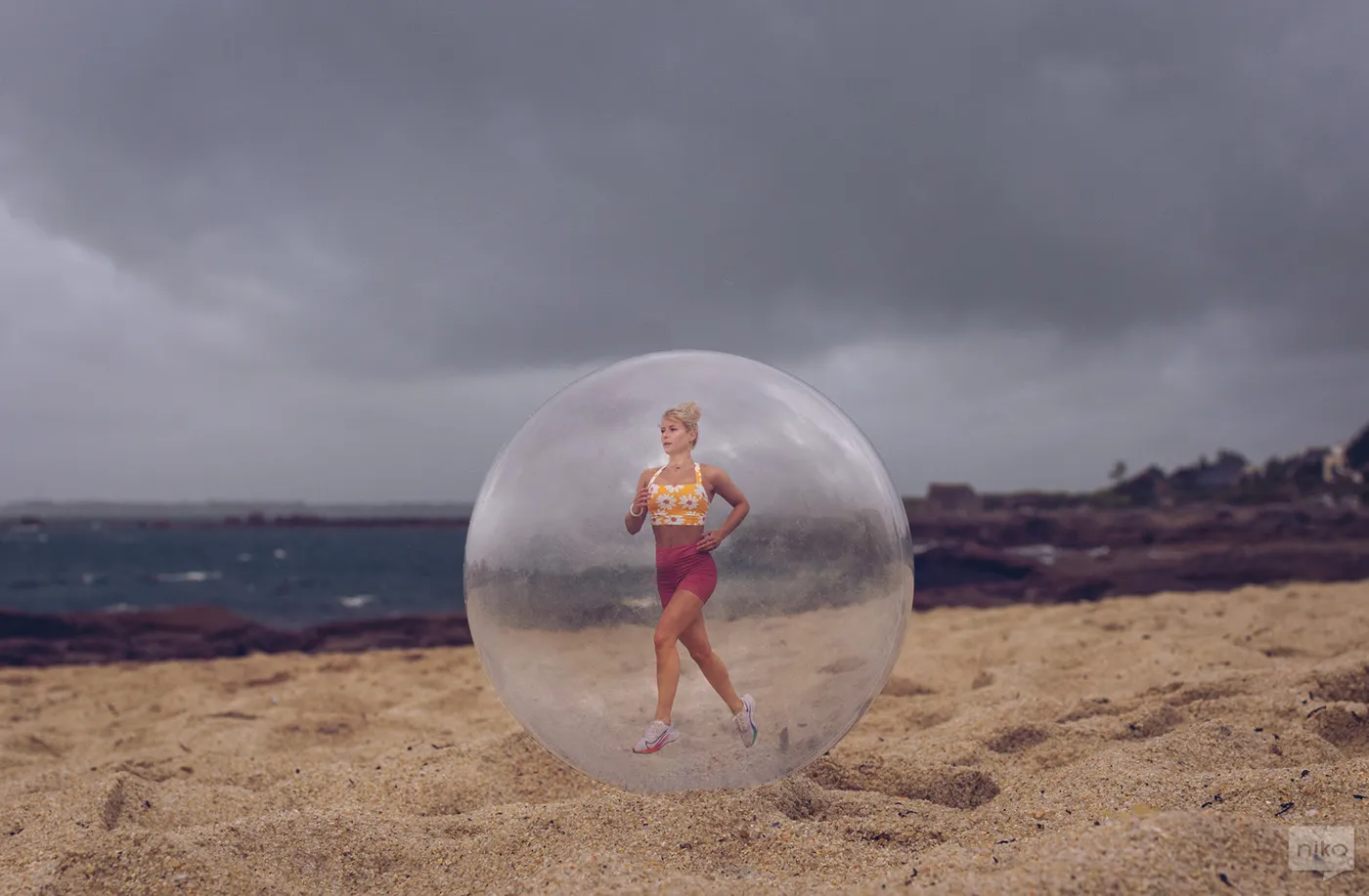 Pandemic Lifestyle - la tendance covid-19 Pandemic Lifestyle la tendance covid 19 mode coronavirus surrealiste 9 running Pandemic-Lifestyle-la-tendance-covid-19-mode-coronavirus-surrealiste-9-running