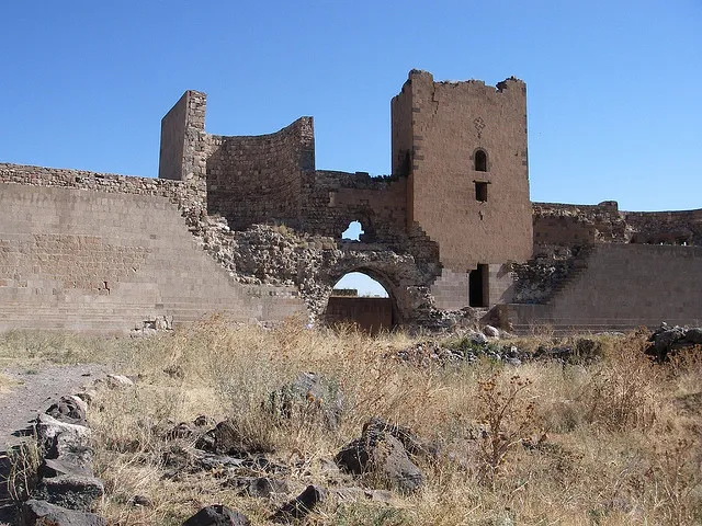 la cité abandonnée de Ani, la ville aux mille et une églises la cite abandonnee de Ani la ville aux mille et une eglises turquie armenie 10 la-cite-abandonnee-de-Ani-la-ville-aux-mille-et-une-eglises-turquie-armenie-10