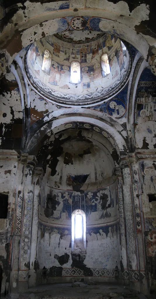 la cité abandonnée de Ani, la ville aux mille et une églises la cite abandonnee de Ani la ville aux mille et une eglises turquie armenie 9 la-cite-abandonnee-de-Ani-la-ville-aux-mille-et-une-eglises-turquie-armenie-9