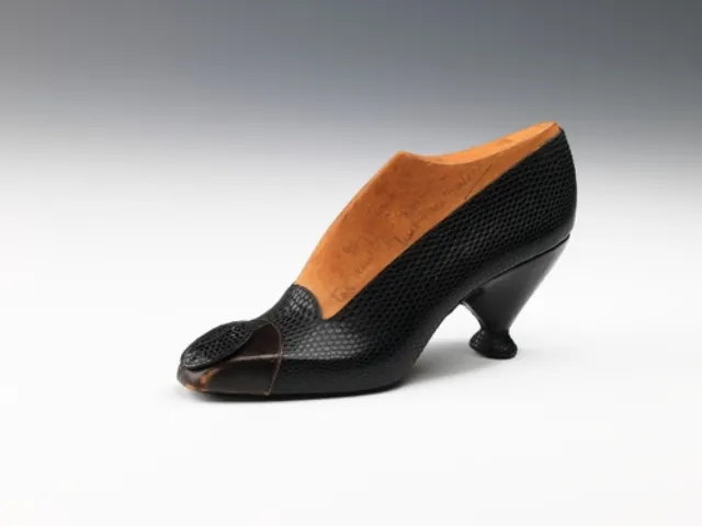 Les fantastiques chaussures pour femme de Steven Arpad de 1939 les fantastiques chaussures pour femme de Steven Arpad de 1939 19 les-fantastiques-chaussures-pour-femme-de-Steven-Arpad-de-1939