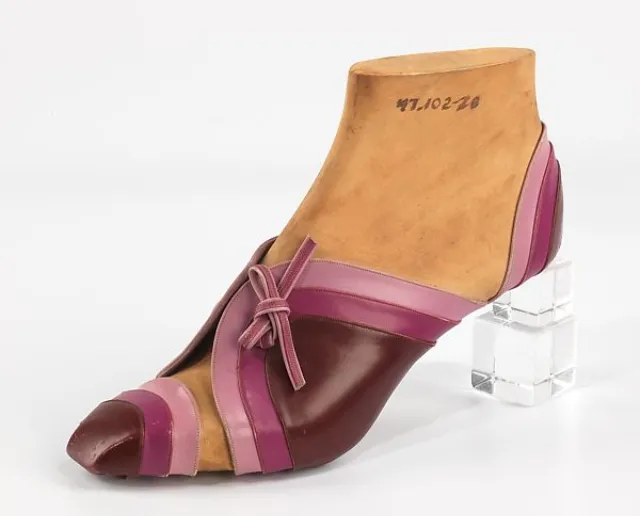 Les fantastiques chaussures pour femme de Steven Arpad de 1939 les fantastiques chaussures pour femme de Steven Arpad de 1939 29 les-fantastiques-chaussures-pour-femme-de-Steven-Arpad-de-1939