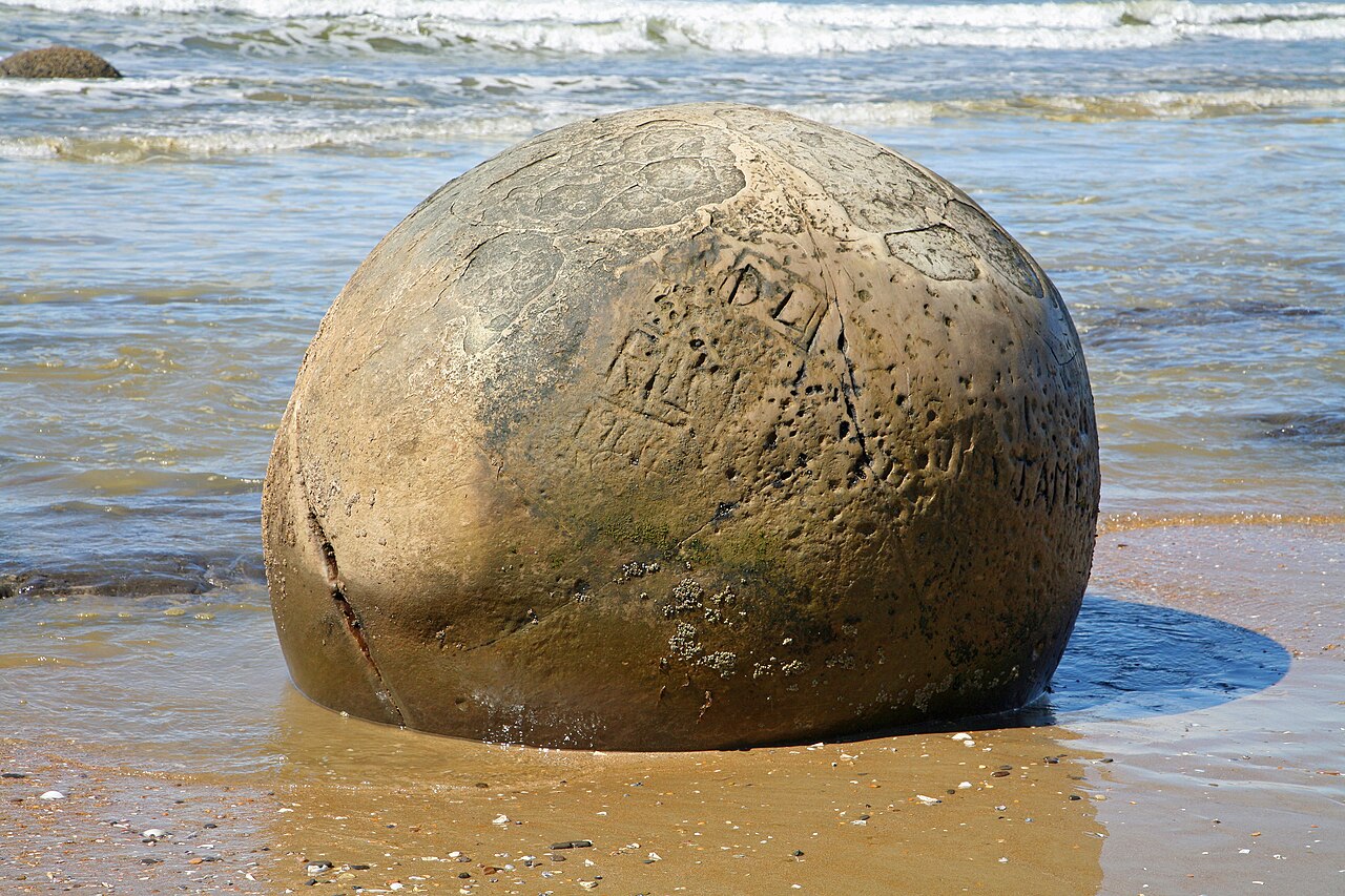 moeraki boulders koekohe beach nouvelle zelande Moeraki Boulder sur Koekohe Beach, dans la région d’Otago en Nouvelle-Zélande