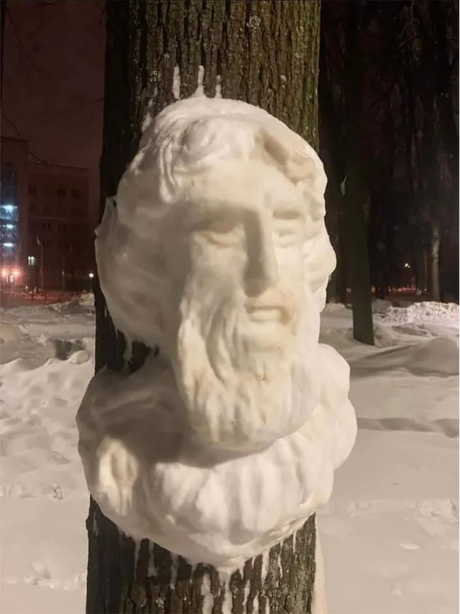 Une artiste anonyme réalise des sculptures de neige sur des troncs d'arbres dans le parc Perovsky une artiste anonyme realise des sculptures sur des troncs d arbres dans le parc Perovsky moscou 11 uune-artiste-anonyme-realise-des-sculptures-de-neige-sur-des-troncs-d-arbres-dans-le-parc-Perovsky-moscou