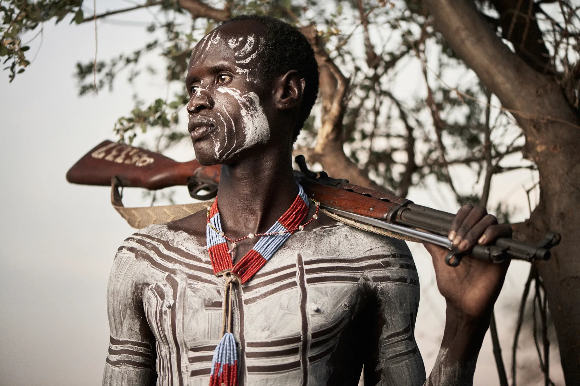 Des portraits de membres de la tribu Karo de la vallée de l'Omo Des portraits de membres de la tribu Karo de la vallee de l Omo ethiopie 12 Des-portraits-de-membres-de-la-tribu-Karo-de-la-vallee-de-l-Omo-ethiopie