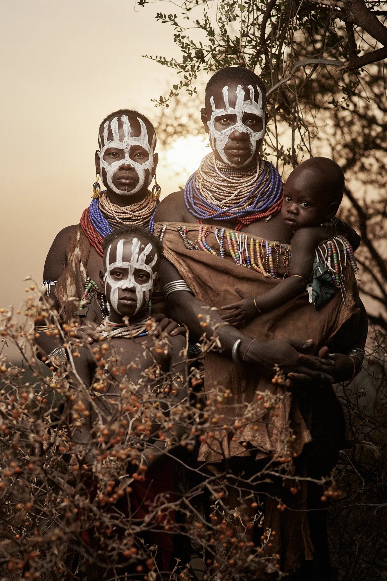 Des portraits de membres de la tribu Karo de la vallée de l'Omo Des portraits de membres de la tribu Karo de la vallee de l Omo ethiopie 7 Des-portraits-de-membres-de-la-tribu-Karo-de-la-vallee-de-l-Omo-ethiopie