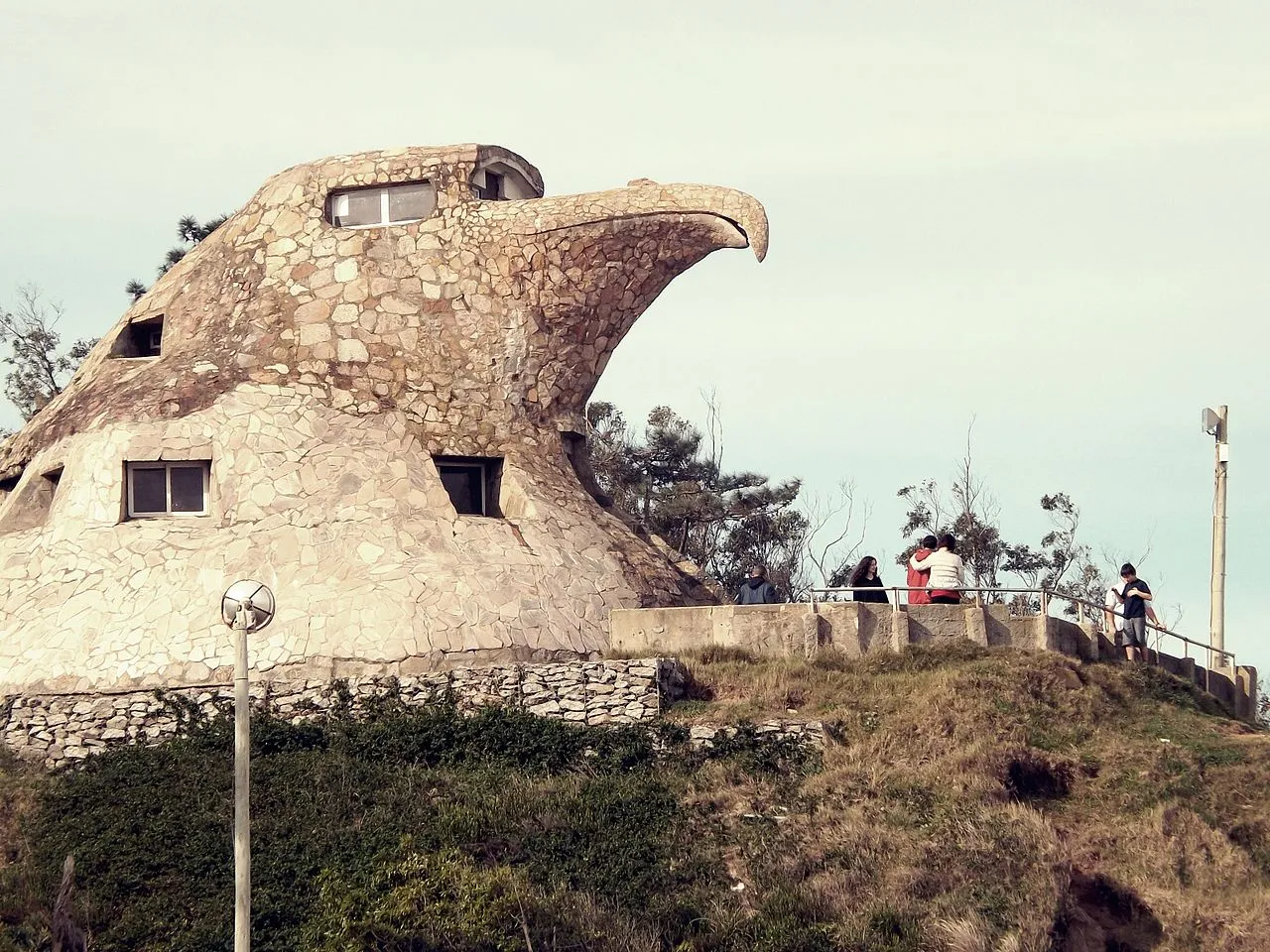 El Águila, maison en forme d'aigle en Uruguay El aguila maison en forme d aigle dauphin en Uruguay villa Argentina 3 El-aguila-maison-en-forme-d-aigle-dauphin-en-Uruguay-villa-Argentina-3