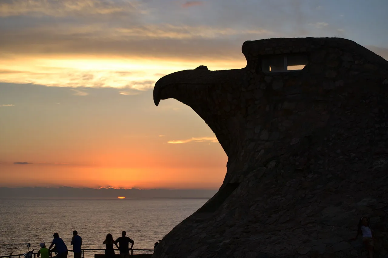 El Águila, maison en forme d'aigle en Uruguay El aguila maison en forme d aigle dauphin en Uruguay villa Argentina 7 El-aguila-maison-en-forme-d-aigle-dauphin-en-Uruguay-villa-Argentina-7