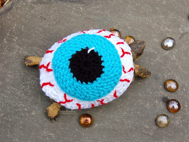 La collection hiver de pulls pour tortue de Katie Bradley La collection hiver de pulls pour tortue de Katie Bradley tricot crochet 7 La-collection-hiver-de-pulls-pour-tortue-de-Katie-Bradley-tricot-crochet