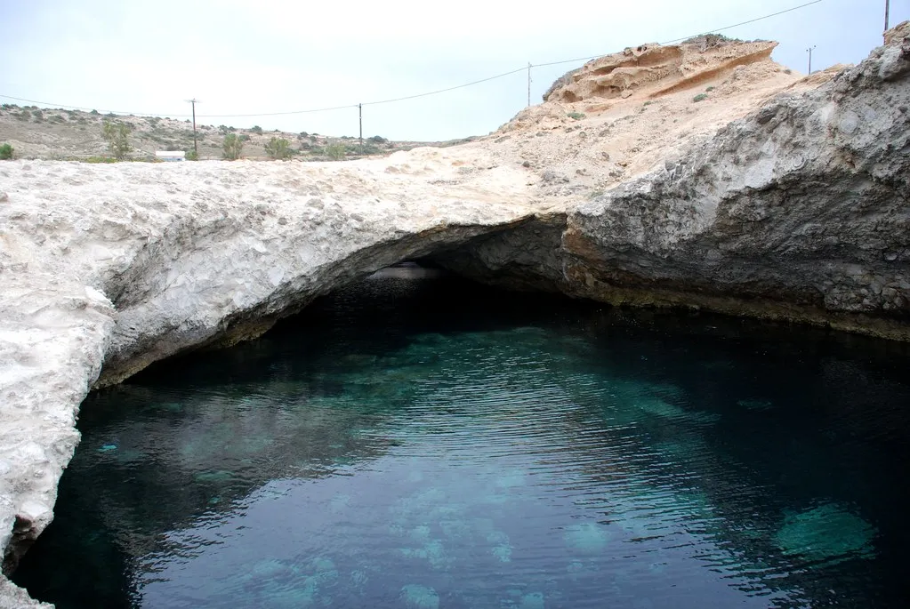 La plage de Papafragas, piscine naturelle de l'île de Milos La plage de Papafragas piscine naturelle de l ile de Milos cyclades grece 10 La-plage-de-Papafragas-piscine-naturelle-de-l-ile-de-Milos-cyclades-grece-10