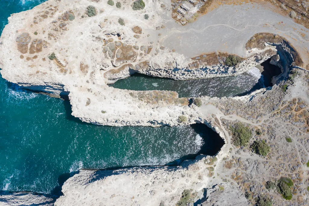 La plage de Papafragas, piscine naturelle de l'île de Milos La plage de Papafragas piscine naturelle de l ile de Milos cyclades grece 2 La-plage-de-Papafragas-piscine-naturelle-de-l-ile-de-Milos-cyclades-grece-2