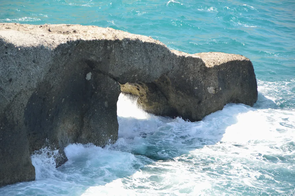 La plage de Papafragas, piscine naturelle de l'île de Milos La plage de Papafragas piscine naturelle de l ile de Milos cyclades grece 9 La-plage-de-Papafragas-piscine-naturelle-de-l-ile-de-Milos-cyclades-grece-9
