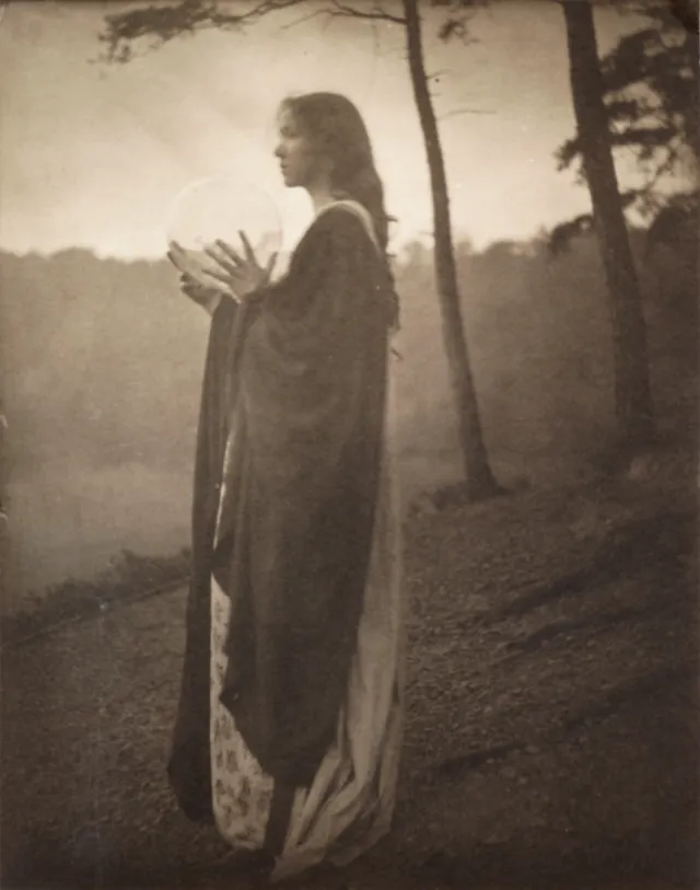 49 magnifiques portraits de femmes par Clarence Hudson White Les magnifiques portraits de Clarence Hudson White portrait de femme noir et blanc 11 Les-magnifiques-portraits-de-Clarence-Hudson-White-portrait-de-femme-noir-et-blanc