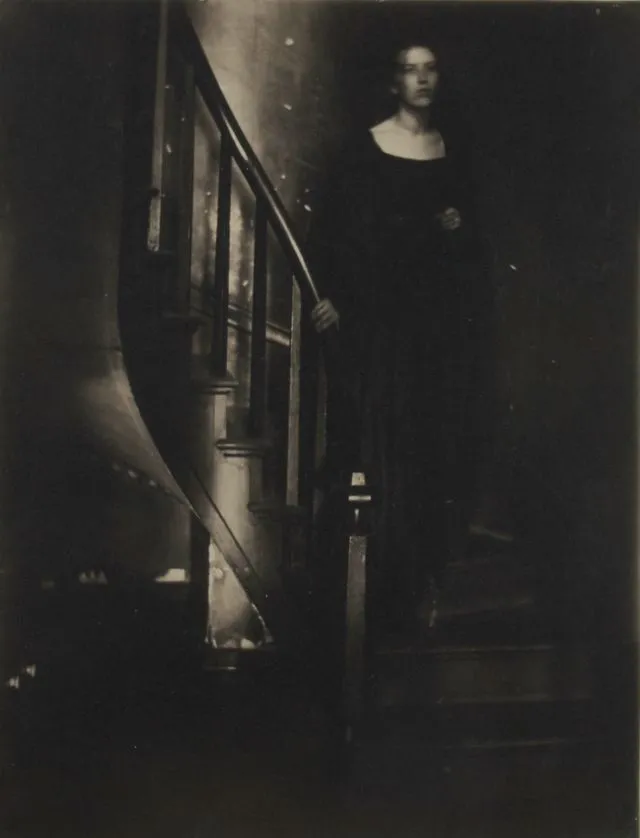 49 magnifiques portraits de femmes par Clarence Hudson White Les magnifiques portraits de Clarence Hudson White portrait de femme noir et blanc 15 Les-magnifiques-portraits-de-Clarence-Hudson-White-portrait-de-femme-noir-et-blanc