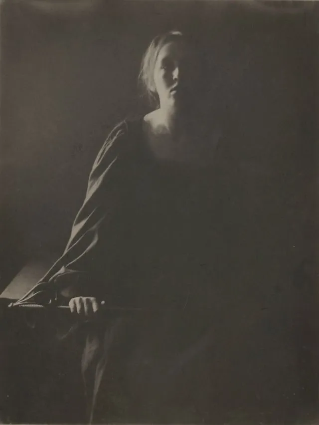 49 magnifiques portraits de femmes par Clarence Hudson White Les magnifiques portraits de Clarence Hudson White portrait de femme noir et blanc 5 Les-magnifiques-portraits-de-Clarence-Hudson-White-portrait-de-femme-noir-et-blanc