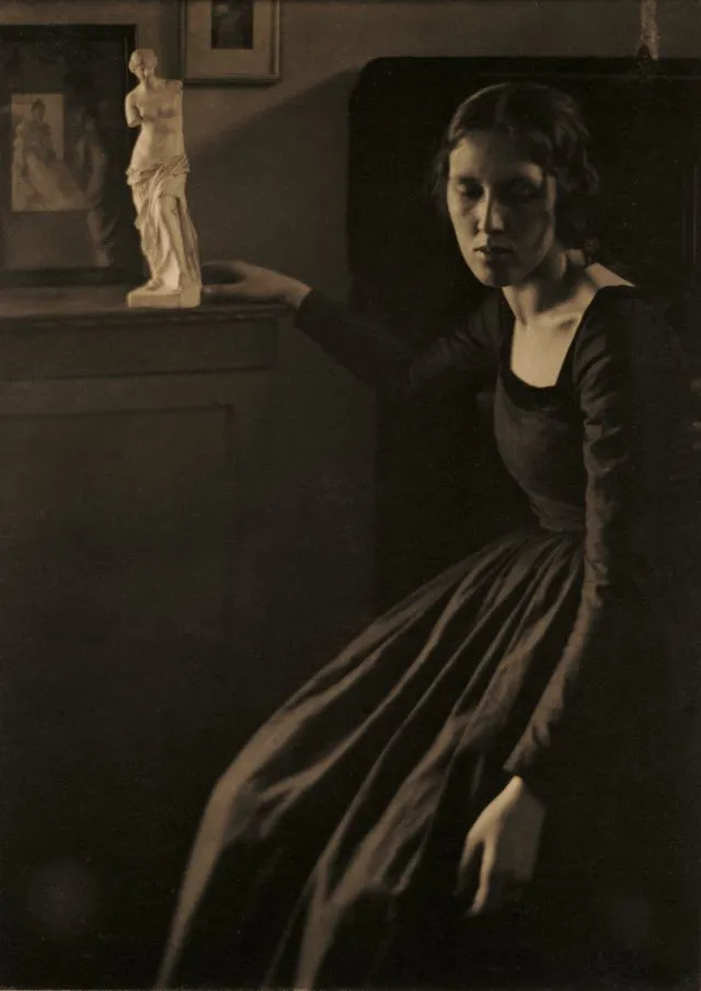 49 magnifiques portraits de femmes par Clarence Hudson White Les magnifiques portraits de Clarence Hudson White portrait de femme noir et blanc 6 Les-magnifiques-portraits-de-Clarence-Hudson-White-portrait-de-femme-noir-et-blanc