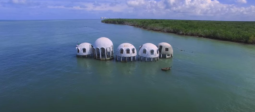 Les ruines des dômes de Cap Romano, des igloos sur pilotis Les ruines des domes de Cap Romano des igloos sur pilotis floride 7 Les ruines des domes de Cap Romano des igloos sur pilotis floride 7