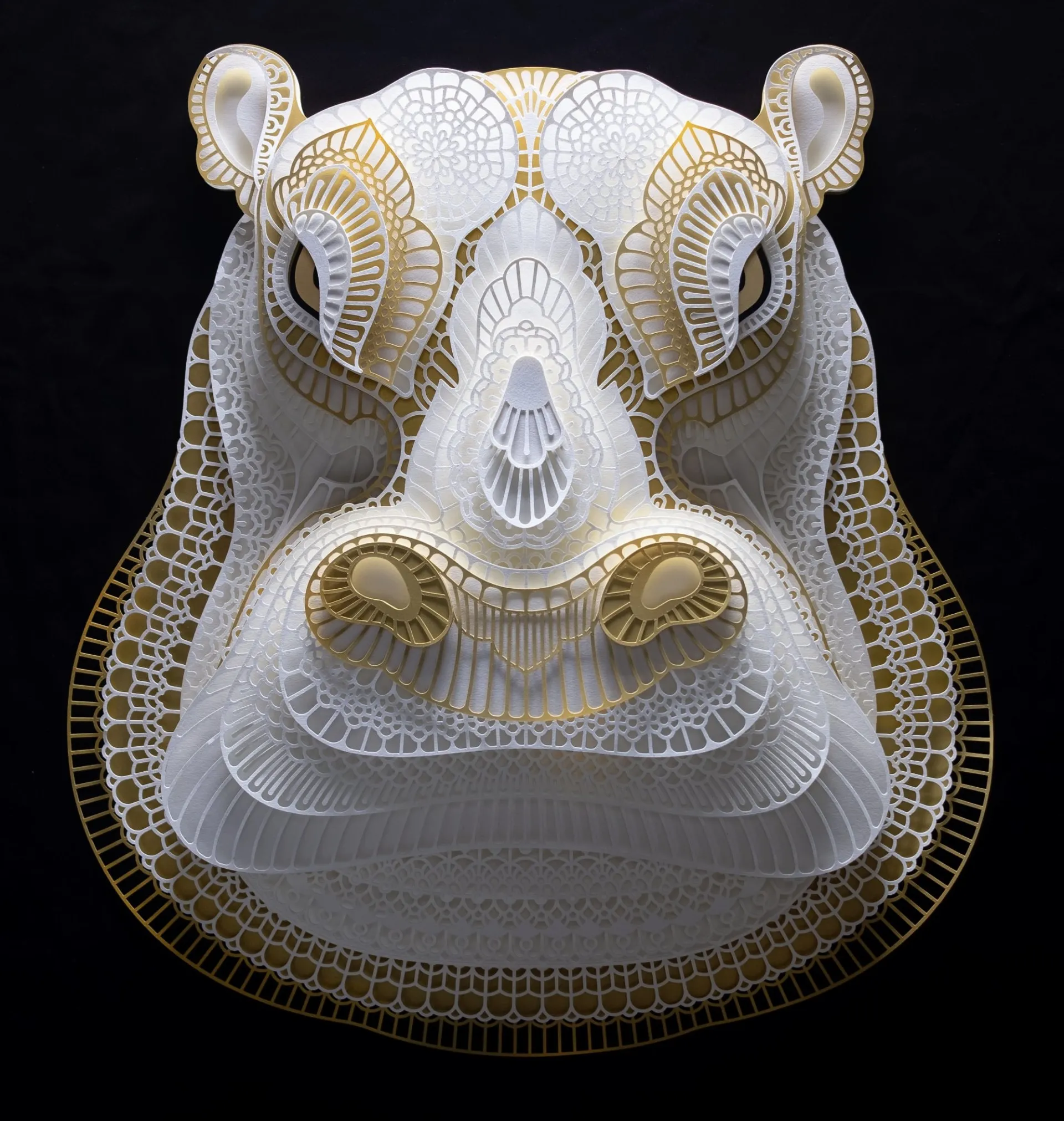 Les sculptures de papier et d'or de Patrick Cabral Les sculptures de papier et d or de Patrick Cabral 6 hippopotame Les-sculptures-de-papier-et-d-or-de-Patrick-Cabral-6-hippopotame