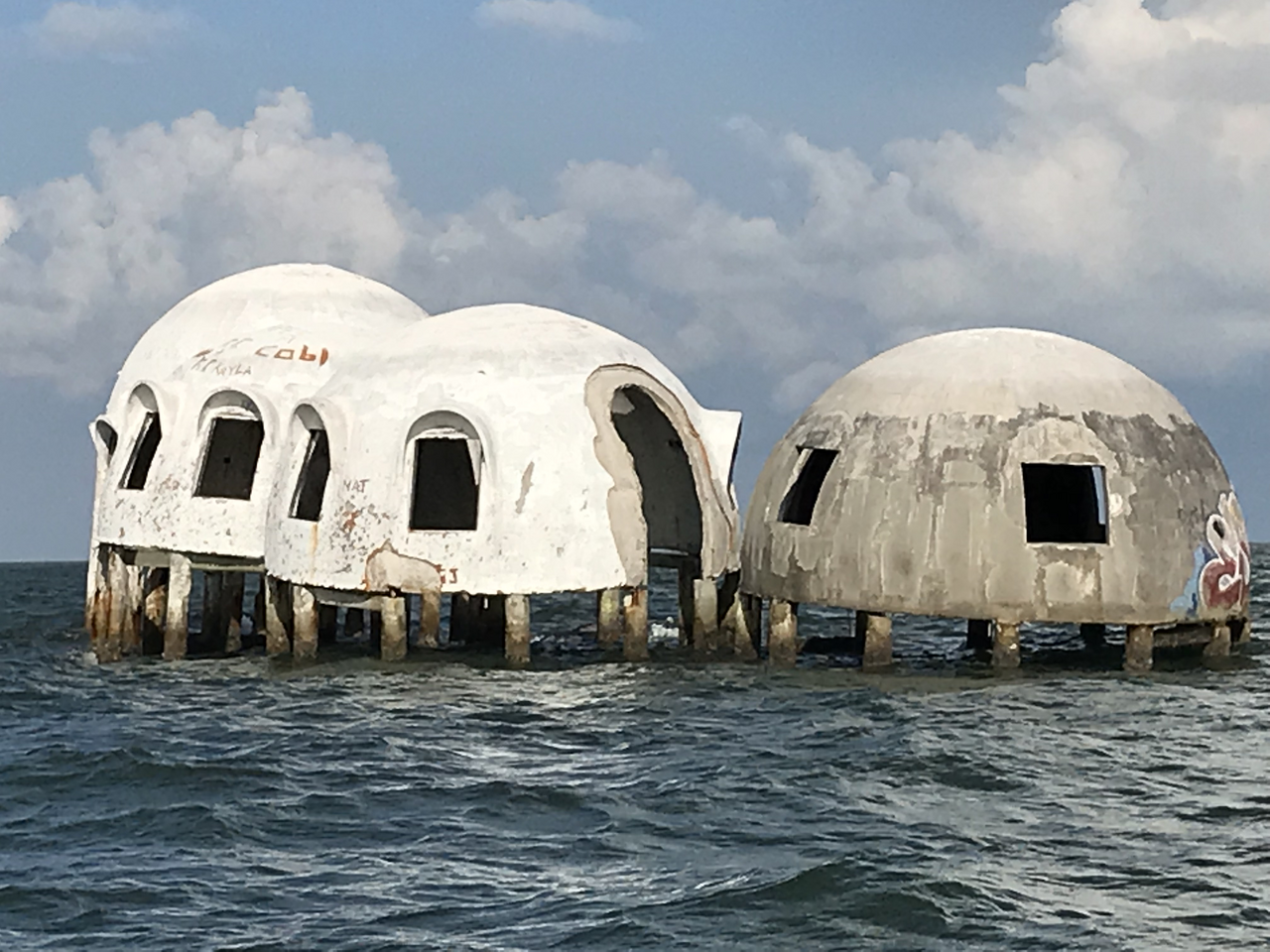 Quatre dômes de Cape Romano encore debout en 2019 après l’ouragan Irma Quatre dômes de Cape Romano encore debout en 2019 après l’ouragan Irma